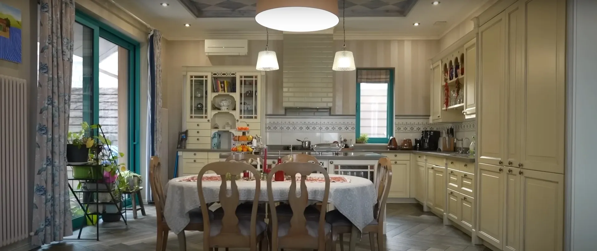 Кухня в доме Литвиновой Кухня в доме Литвиновой