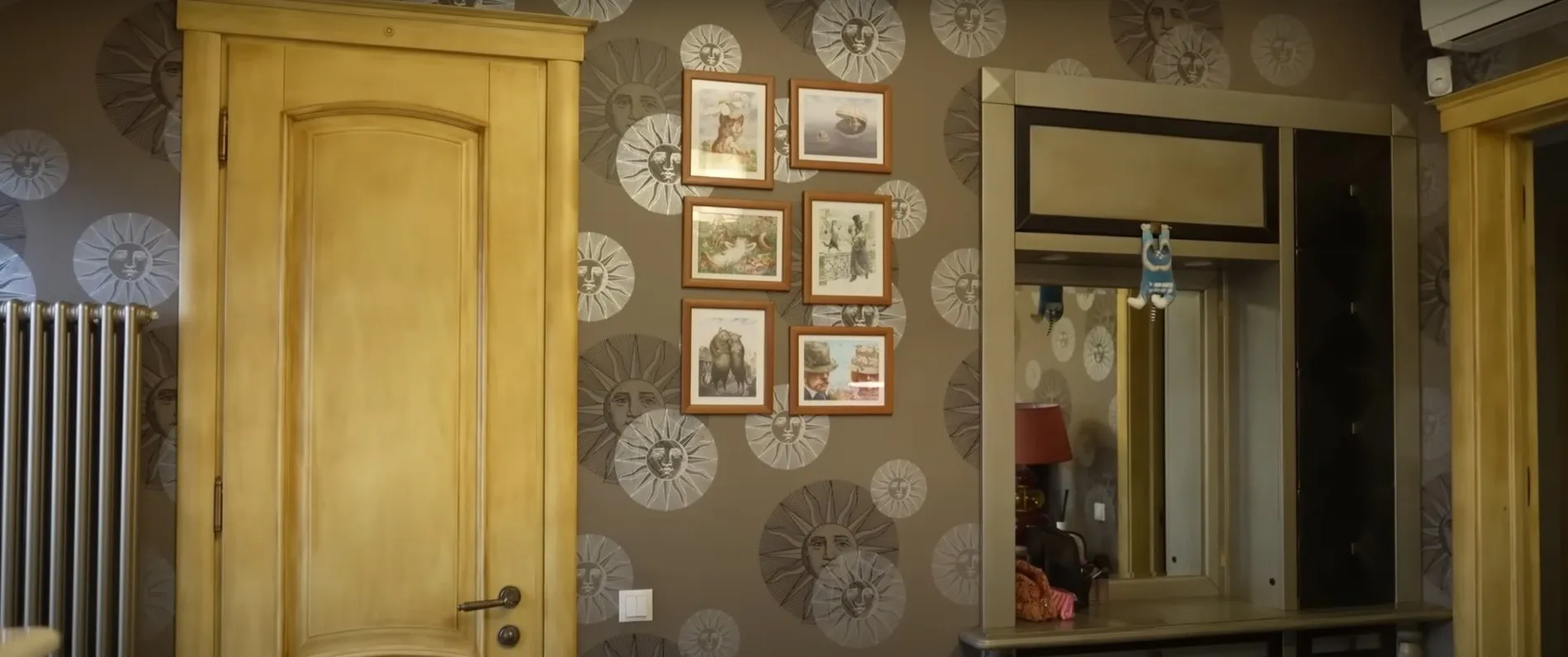 Картины на стенах в спальне Картины на стенах в спальне