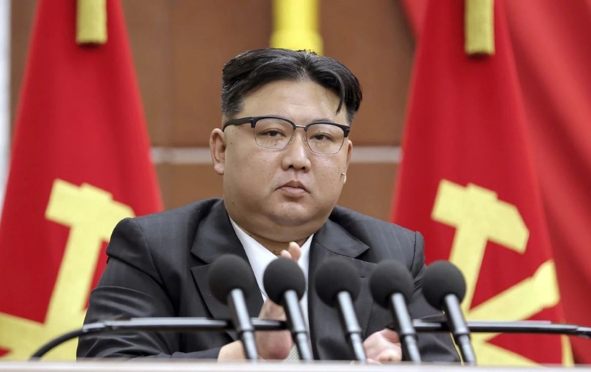 Кім Чен Ин віддав наказ тримати у бойовій готовності ядерну зброю - 24 Канал Кім Чен Ин віддав наказ тримати у бойовій готовності ядерну зброю - 24 Канал