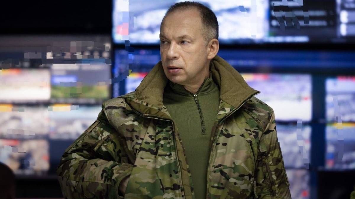 Сырский не вмешивается в работу командиров, но в критические моменты готов взять на себя командование Сырский не вмешивается в работу командиров, но в критические моменты готов взять на себя командование