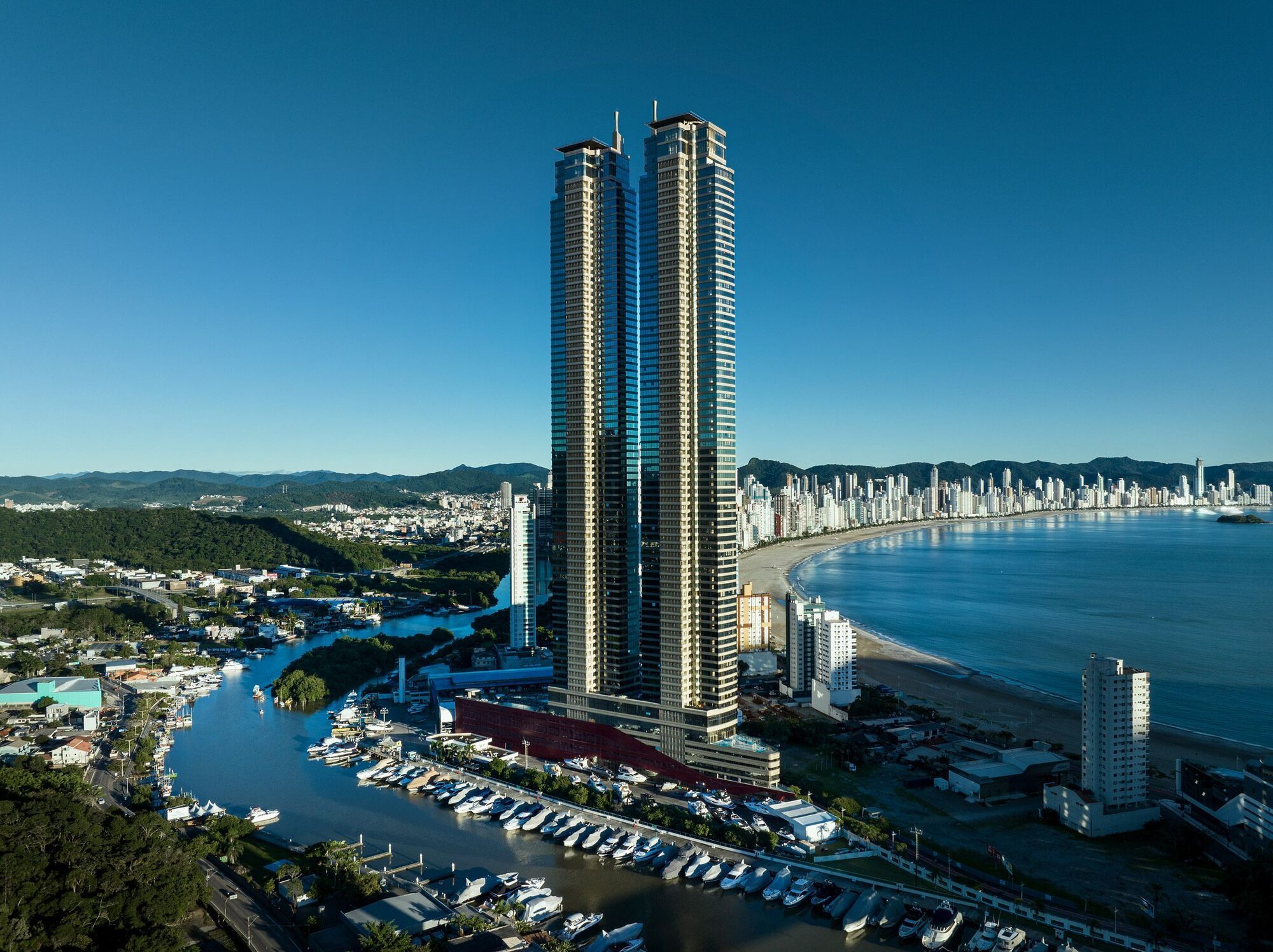 В Бразилии построили самый высокий небоскреб - Недвижимость В Бразилии построили самый высокий небоскреб - Недвижимость