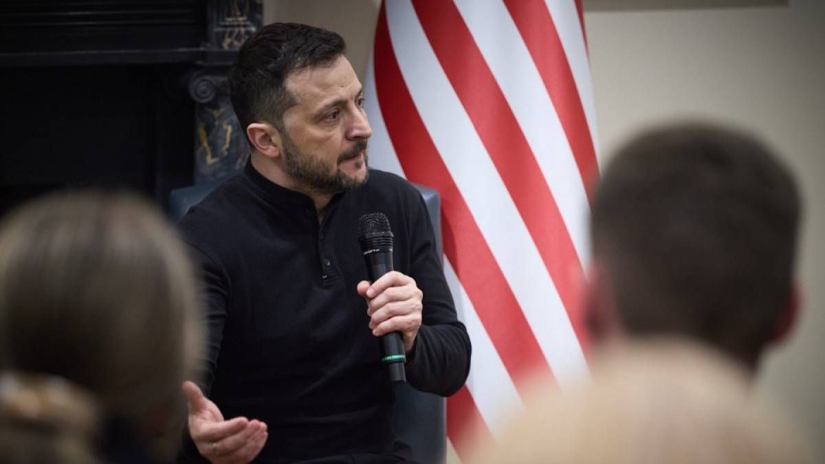 Зеленский напомнил сенатору Грэму, что в Украине президентов выбирают люди Зеленский напомнил сенатору Грэму, что в Украине президентов выбирают люди