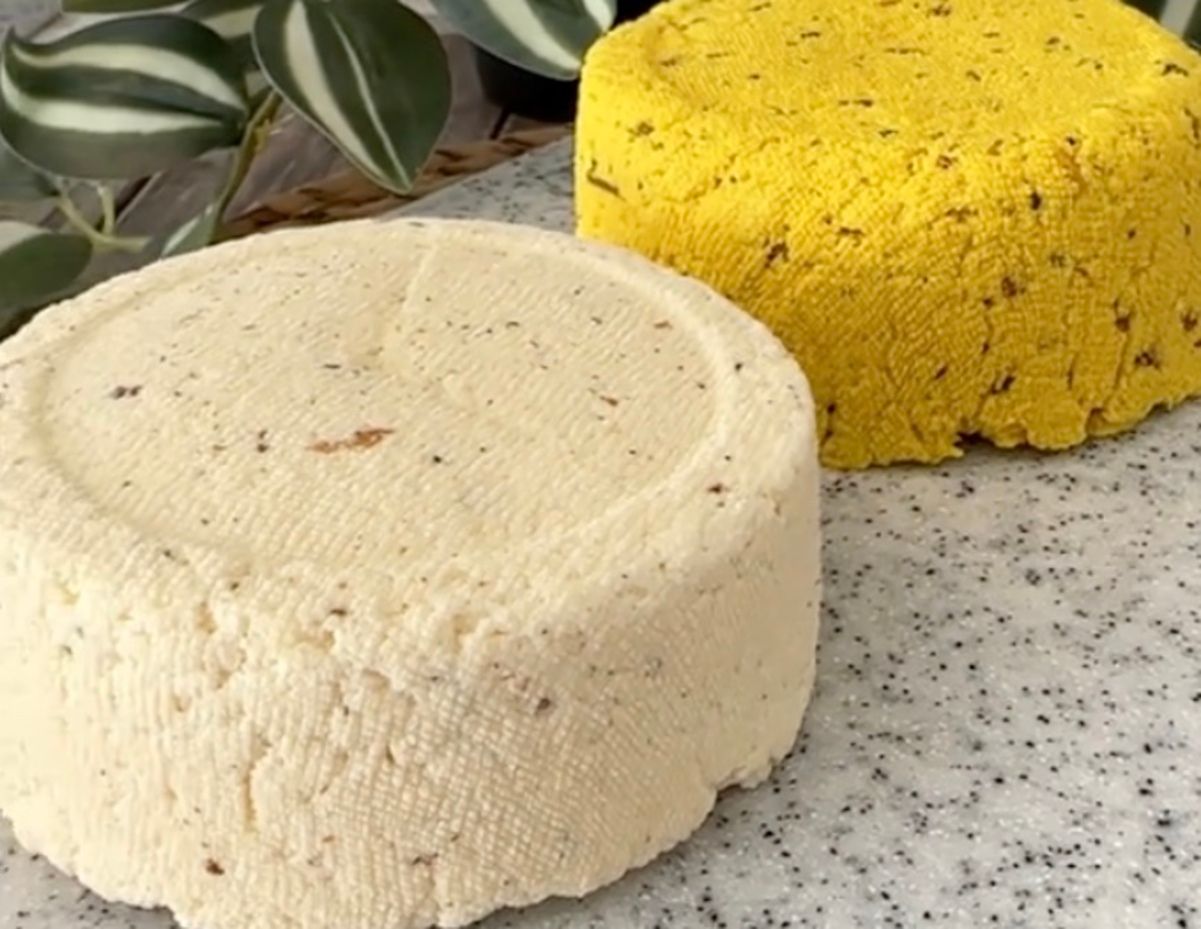 Домашний твердый сыр Домашний твердый сыр