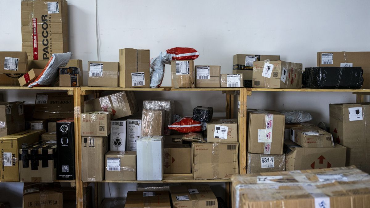 Сколько посылок из-за границы обложили ввозной пошлиной – сумма дохода - Бизнес Сколько посылок из-за границы обложили ввозной пошлиной – сумма дохода - Бизнес