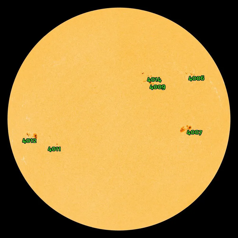 Карта сонячних плям станом на 3 березня 2025 року Карта сонячних плям станом на 3 березня 2025 року