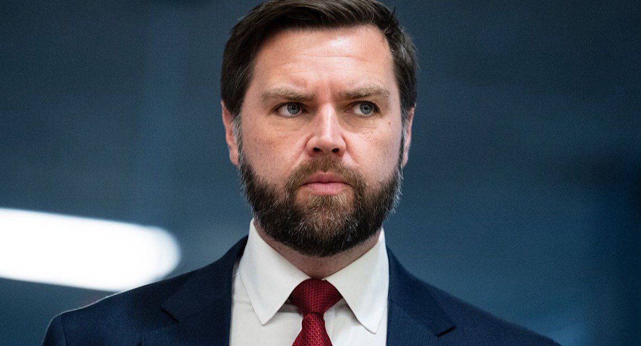 Sofoklis остановило продажу "Элегии горцев" Джей Ди Вэнса Sofoklis остановило продажу "Элегии горцев" Джей Ди Вэнса