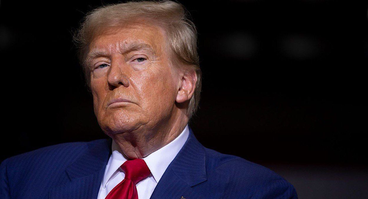 Трамп приховує мотиви щодо України Трамп приховує мотиви щодо України