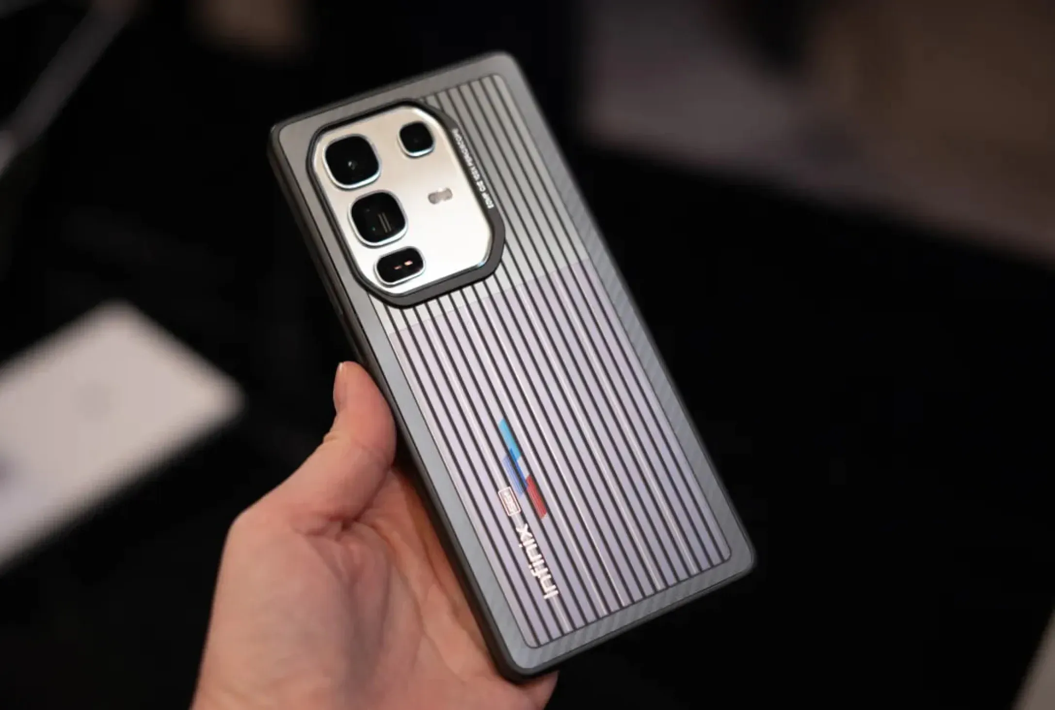 Телефон с солнечной зарядкой