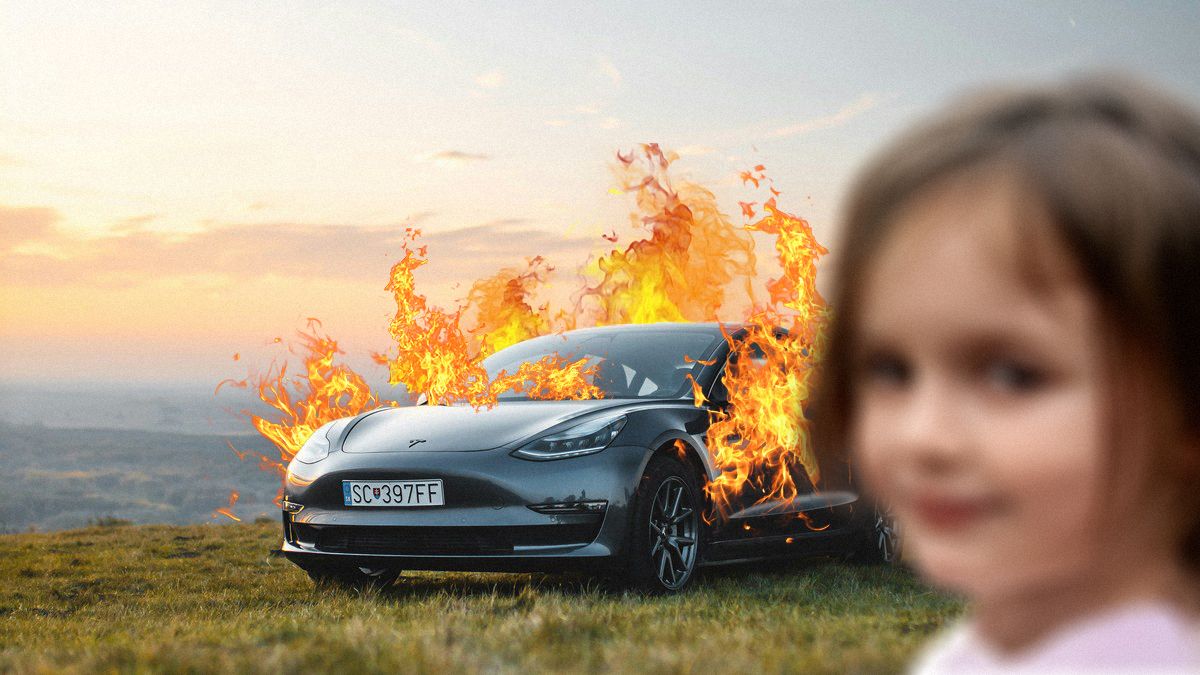 Незадоволені політикою Маска люди палять машини та магазини Tesla Незадоволені політикою Маска люди палять машини та магазини Tesla