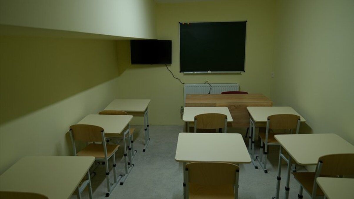 Подземные школы в Украине - на Черниговщине заработало учебное заведение под землей Подземные школы в Украине - на Черниговщине заработало учебное заведение под землей