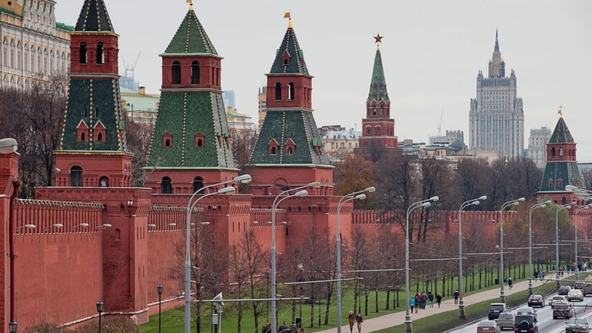 Россия выслала двух британских дипломатов Россия выслала двух британских дипломатов