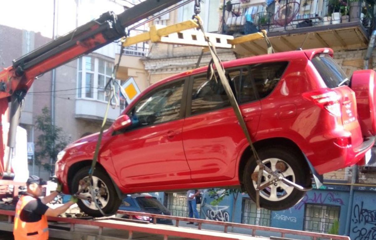 У Києві під час тривоги не будуть евакуйовувати авто - новини Києва - 24 Канал У Києві під час тривоги не будуть евакуйовувати авто - новини Києва - 24 Канал