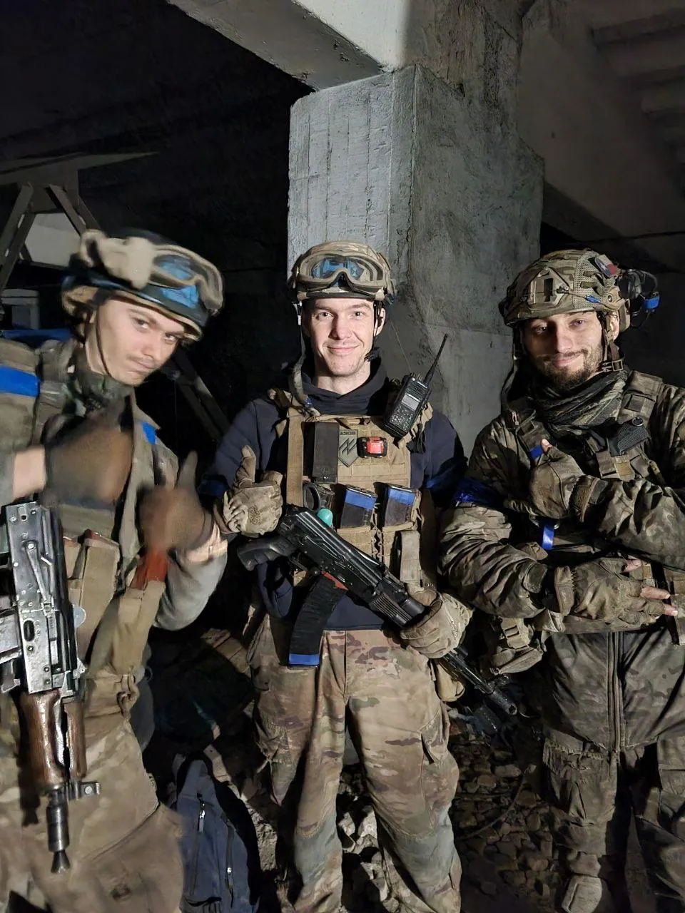 бойцы Азова во время обороны Мариуполя бойцы Азова во время обороны Мариуполя