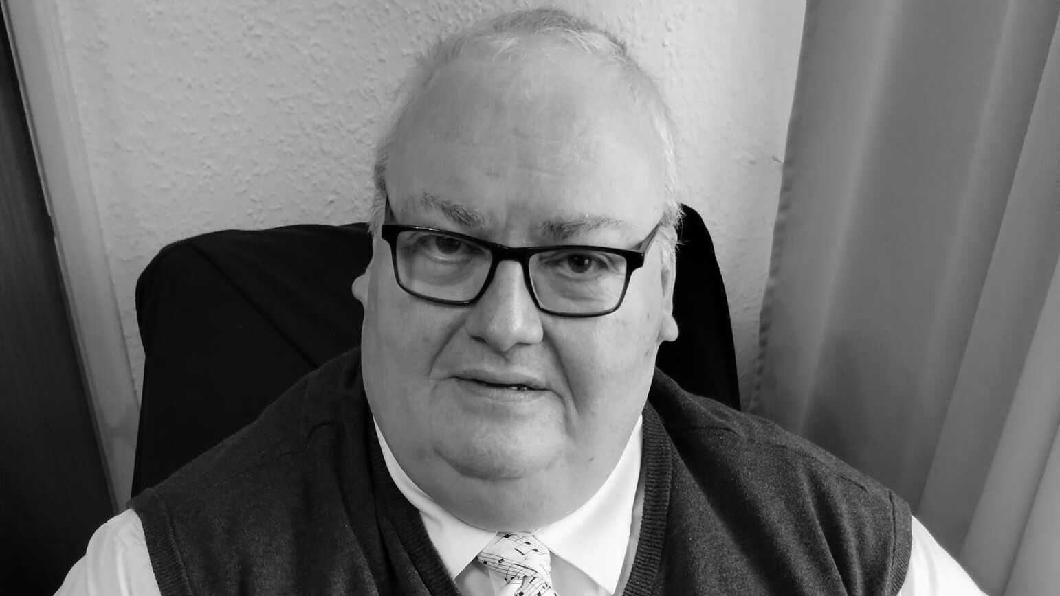 Саймон Фішер-Беккер Саймон Фішер-Беккер