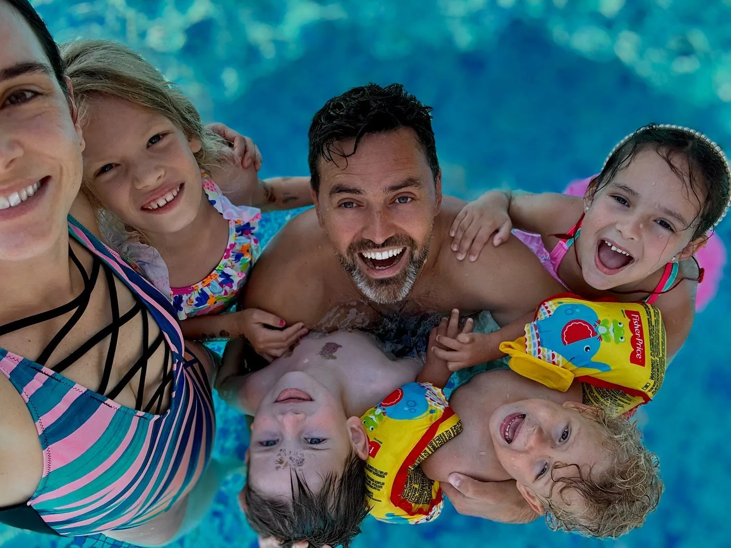 Инна и Тимур Мирошниченко с детьми Инна и Тимур Мирошниченко с детьми