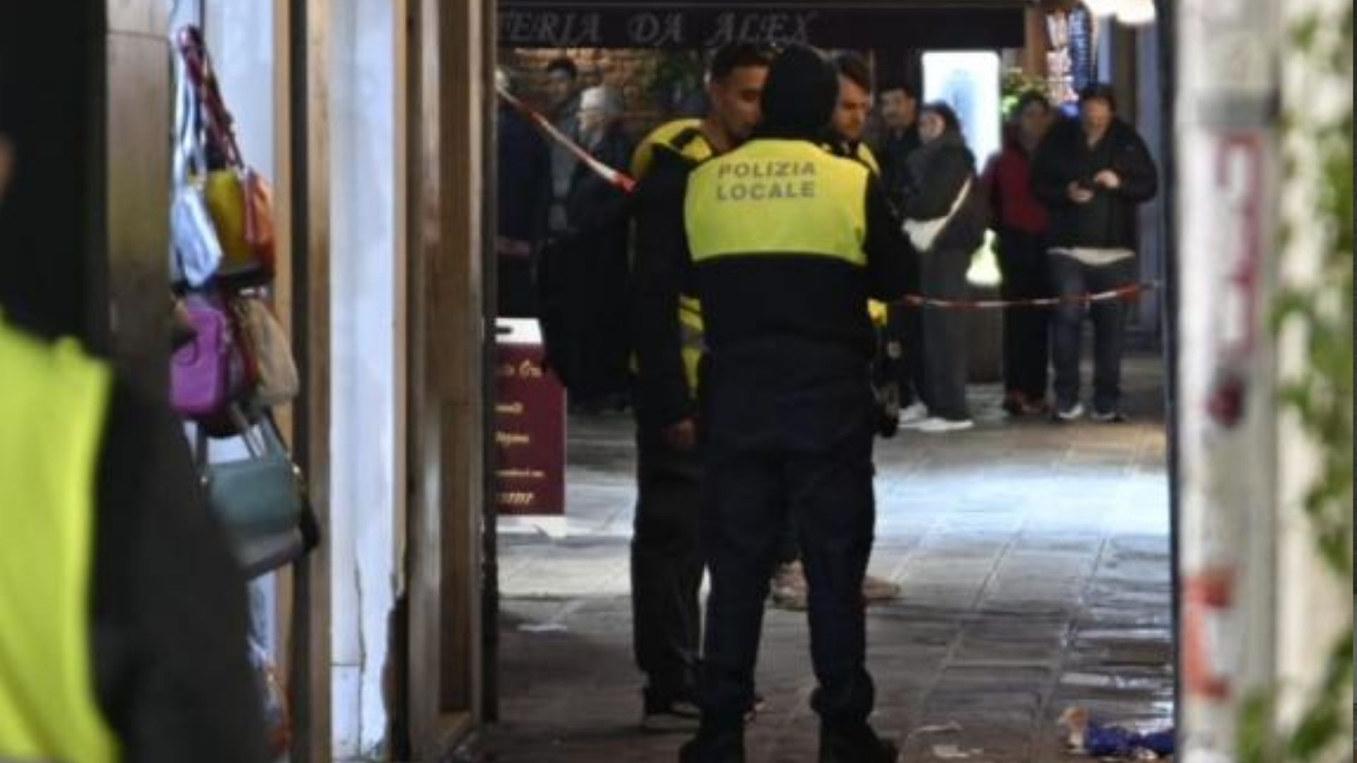 Украинский военный в Венеции спас жизнь мальчику Украинский военный в Венеции спас жизнь мальчику