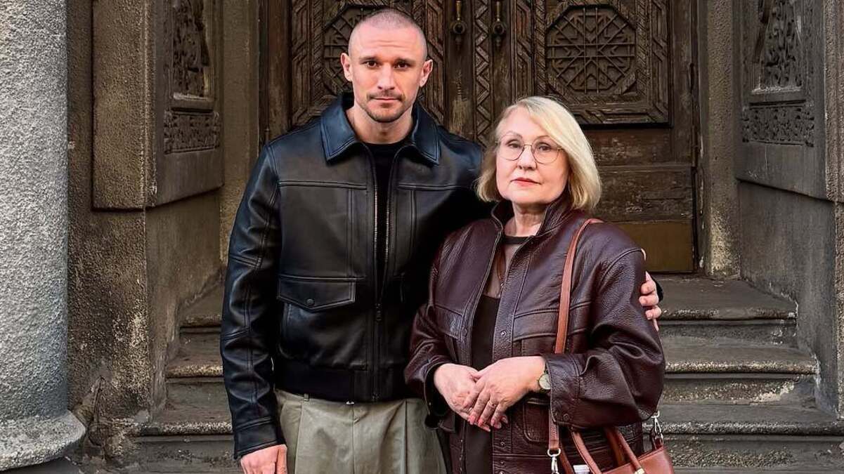 Тарас Цимбалюк с мамой Тарас Цимбалюк с мамой