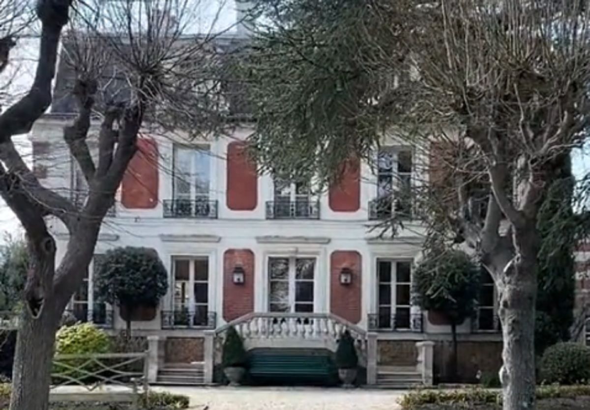 Украинка вместе с мужем купила древнее поместье во Франции Украинка вместе с мужем купила древнее поместье во Франции