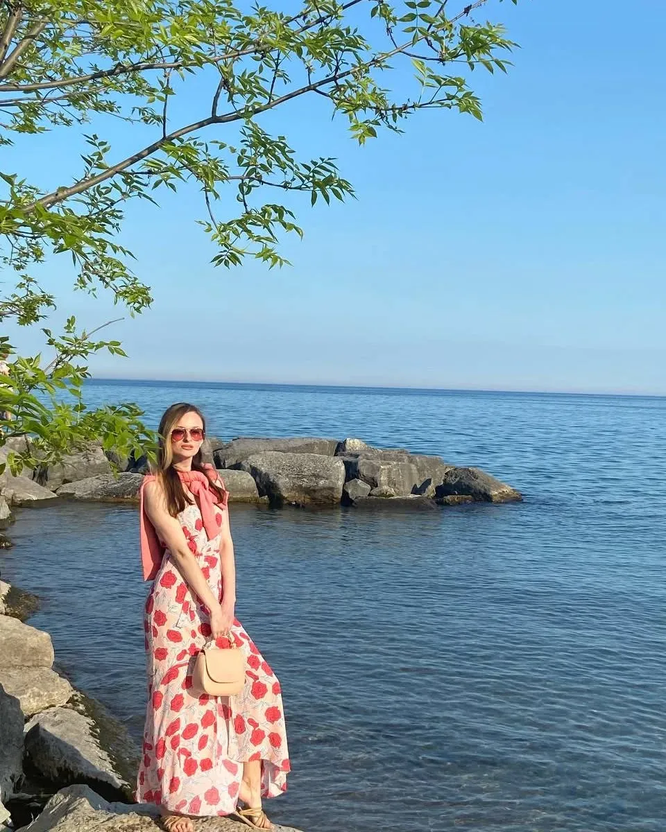 Украинка в Канаде