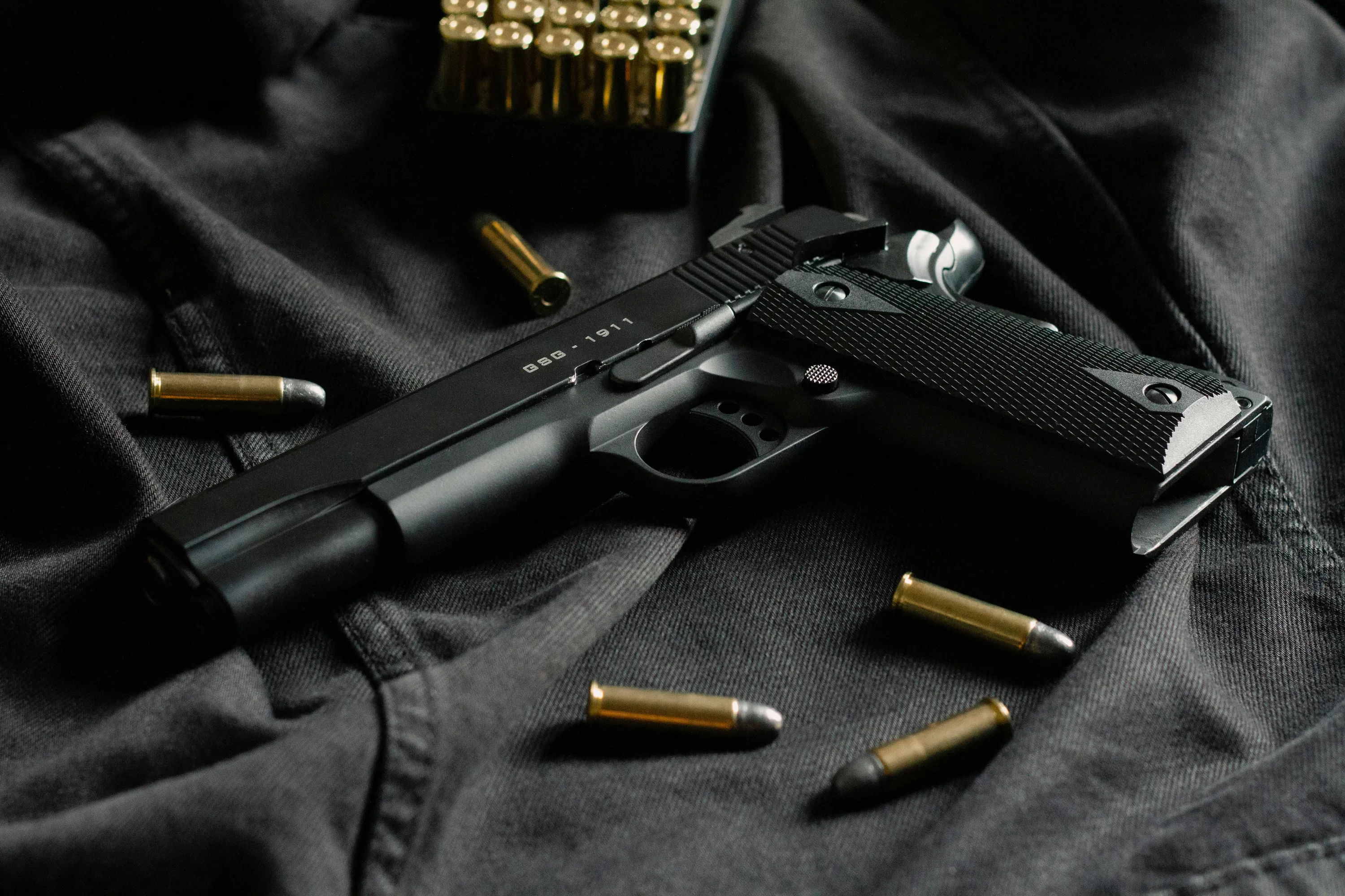 Чоловік заявив, що його підстрелив собака, коли він був у ліжку з дівчиною Чоловік заявив, що його підстрелив собака, коли він був у ліжку з дівчиною