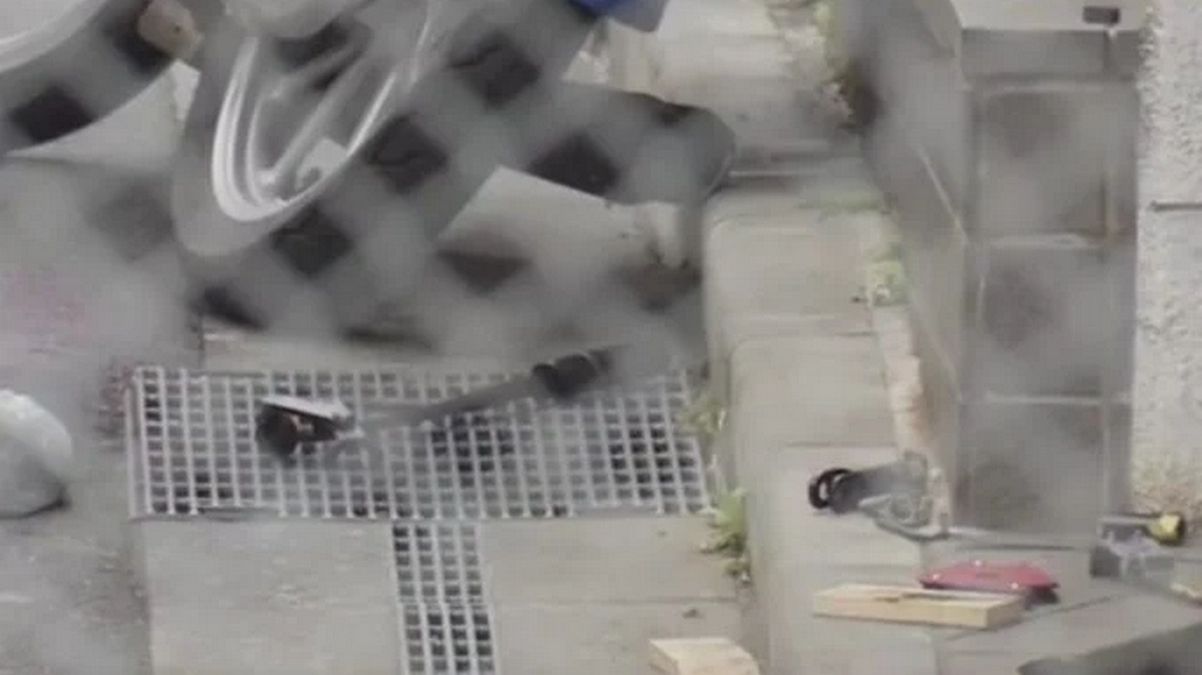 Убийство блогера в Японии - подписчик в прямом эфире ударил ее ножом в голову из-за долга