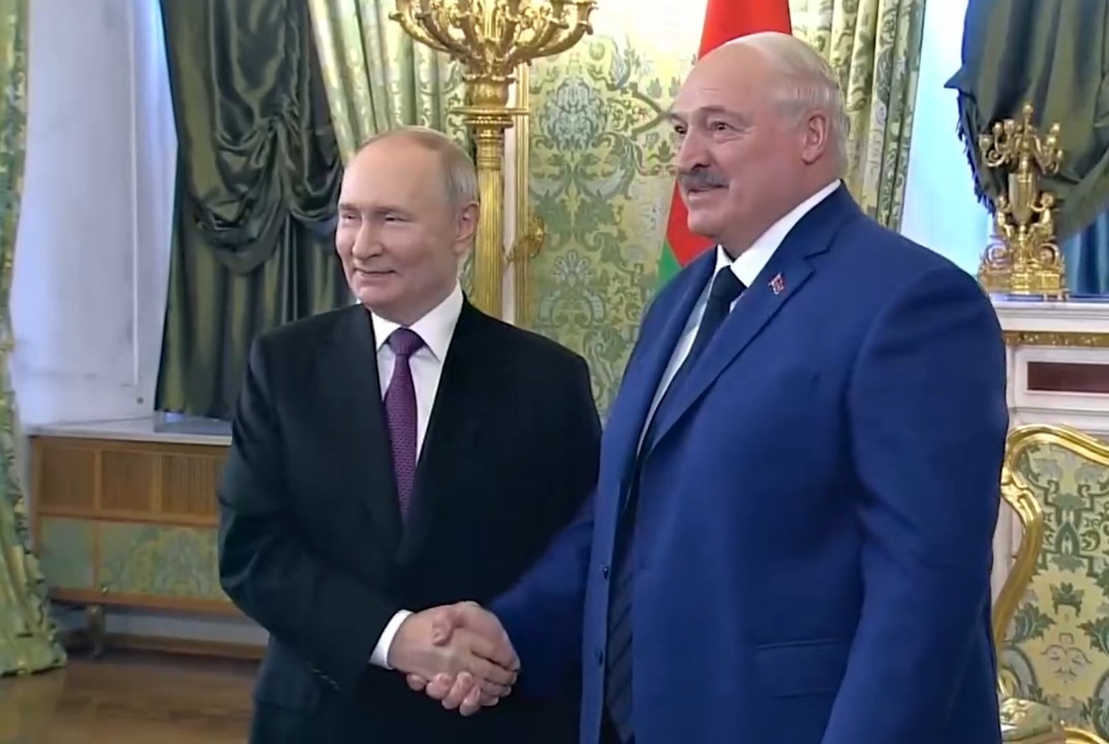 В Кремле состоялась встреча Лукашенко и Путина В Кремле состоялась встреча Лукашенко и Путина