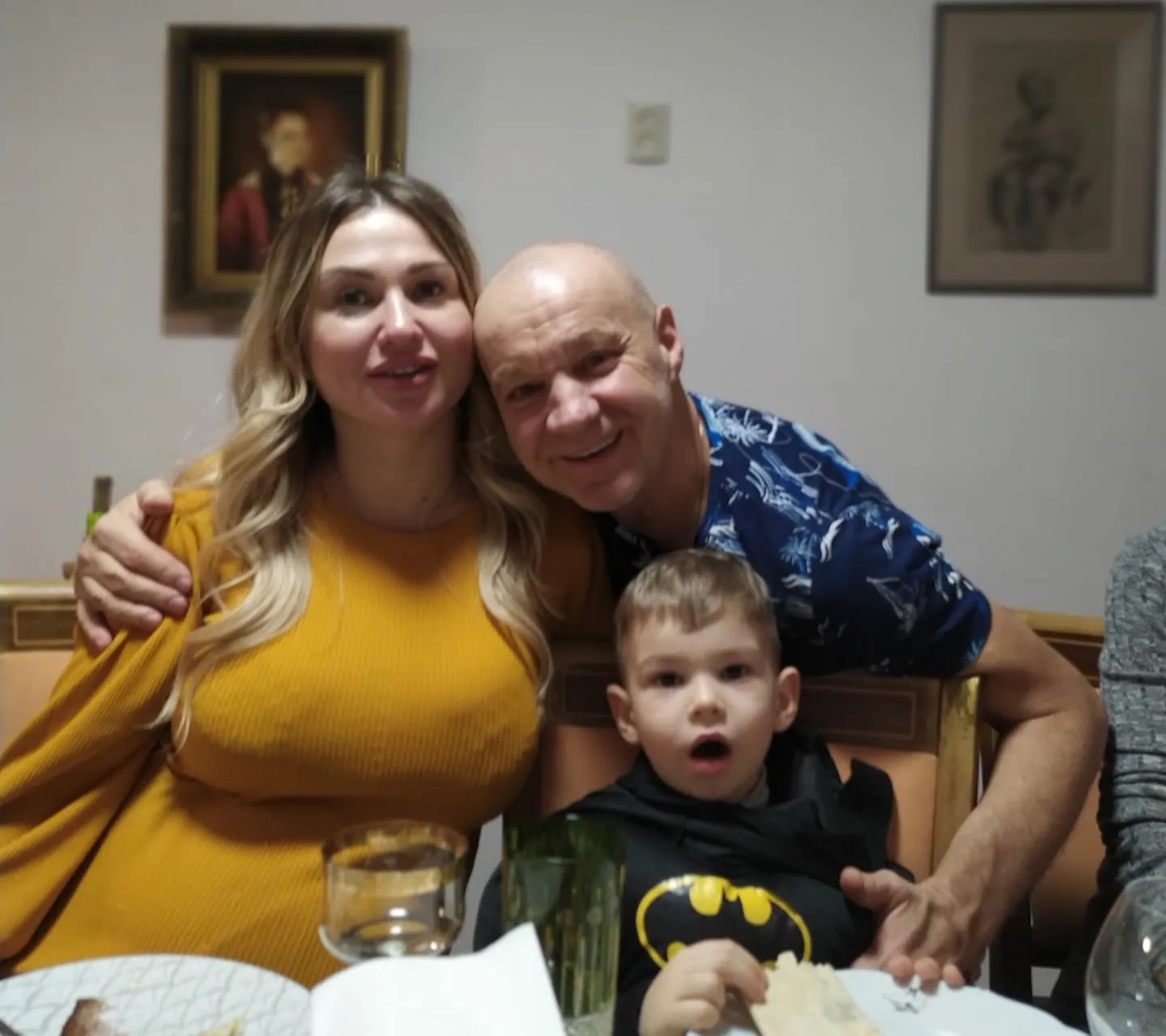 Георгій Делієв з дружиною та сином Георгій Делієв з дружиною та сином