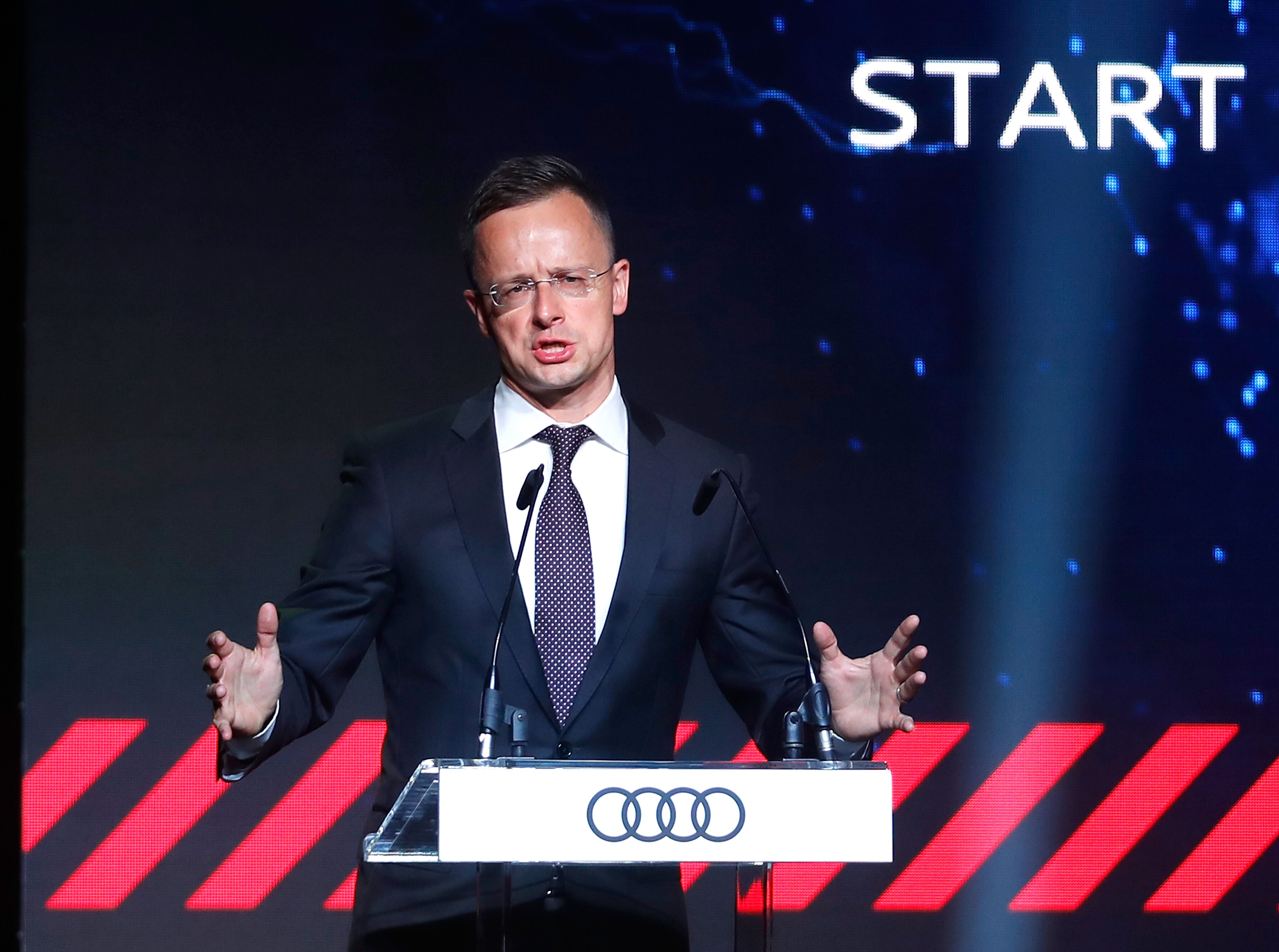 Сийярто прокомментировал предоставление помощи Украине Сийярто прокомментировал предоставление помощи Украине