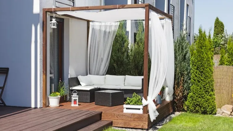 Альтанка зі шторами Альтанка зі шторами