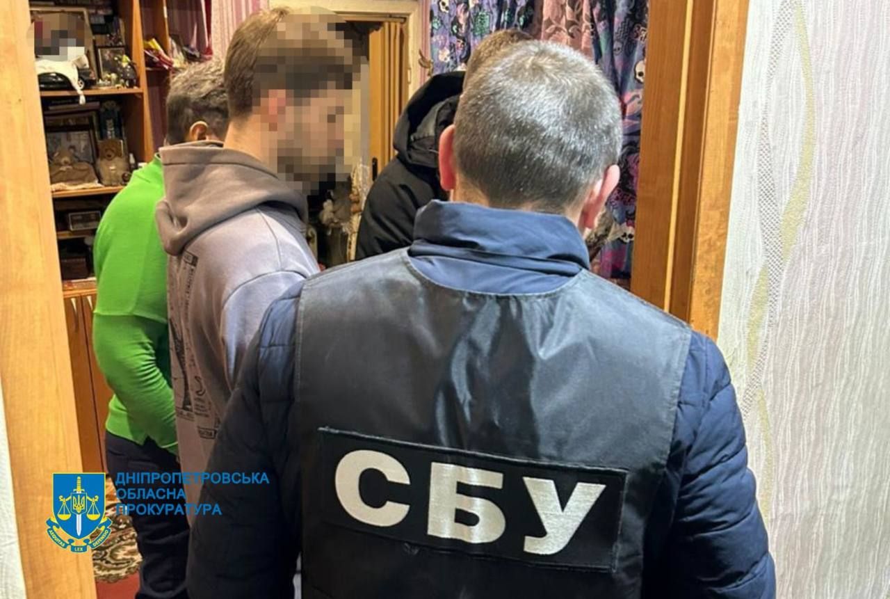 У Павлограді затримали чоловіка, який хотів підірвати поліцейських У Павлограді затримали чоловіка, який хотів підірвати поліцейських