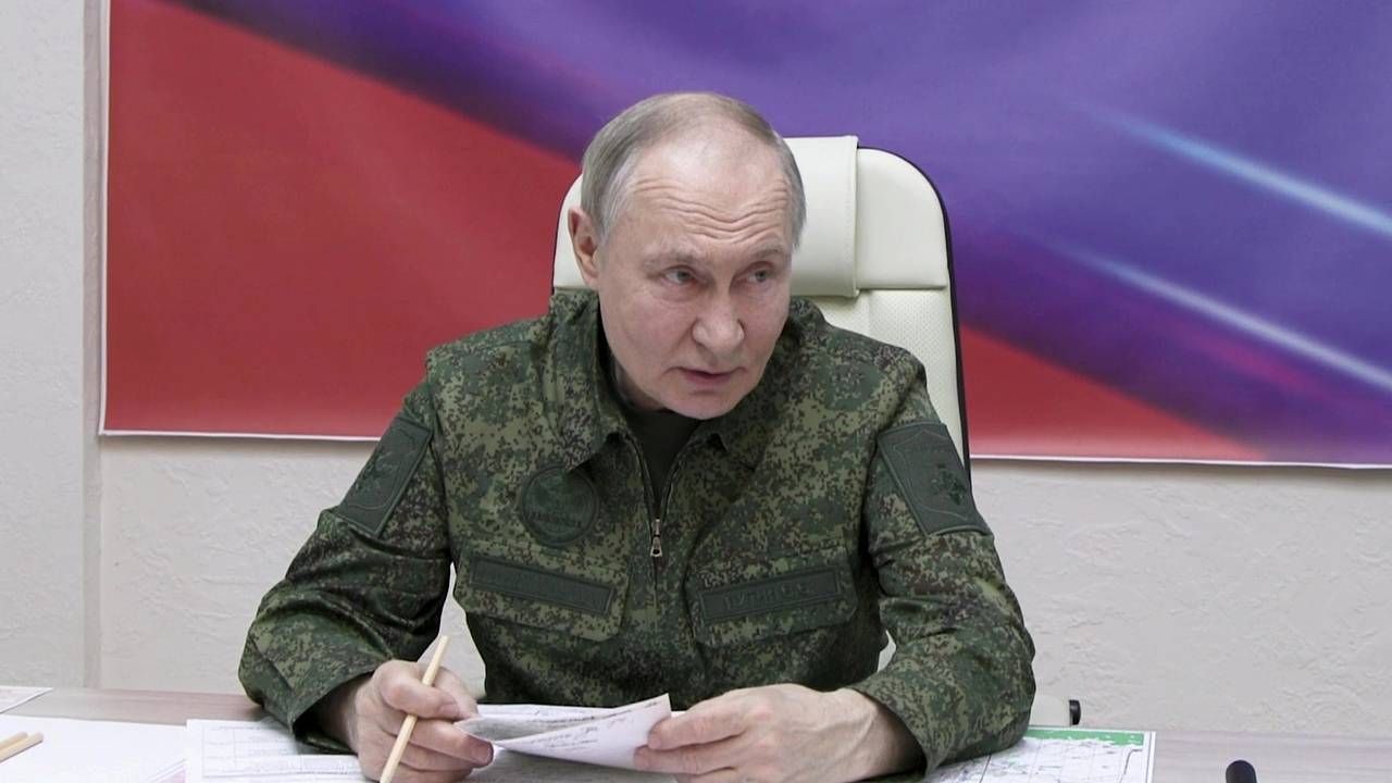 Путин в военной форме Путин в военной форме