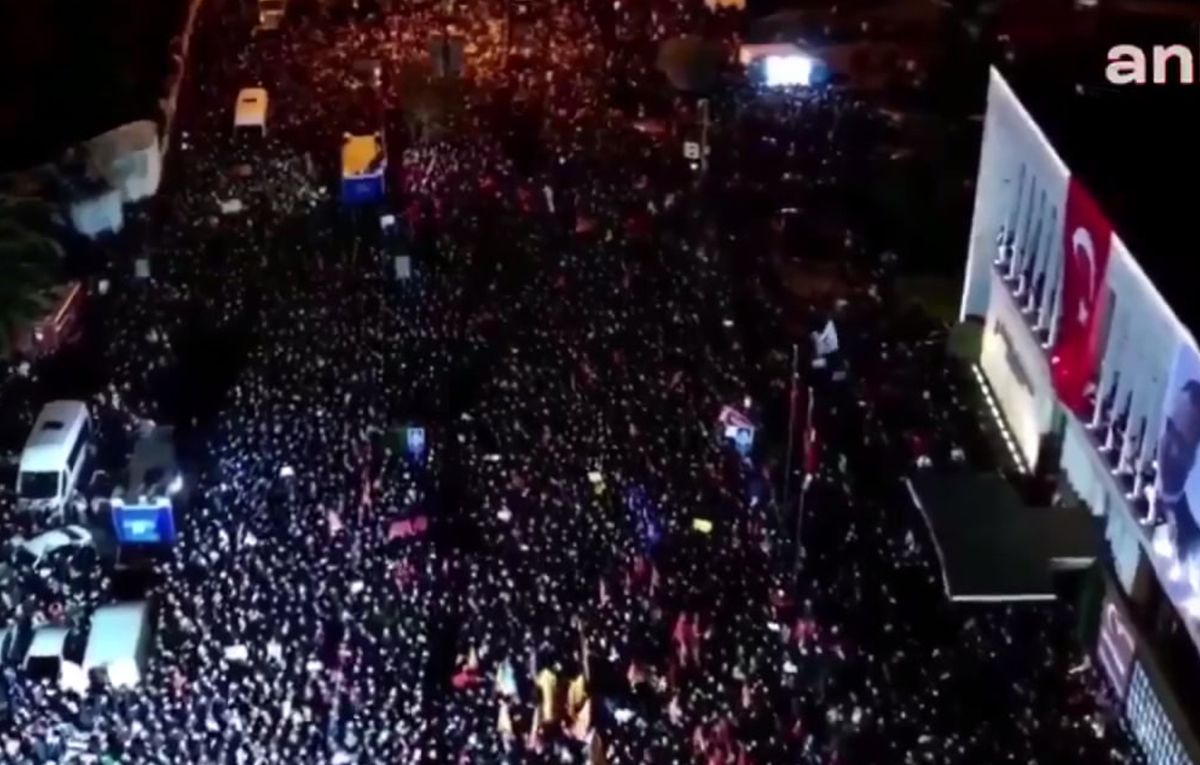 В Турции массовые протесты против Эрдогана 19 марта 2025 года - видео - Геополитика В Турции массовые протесты против Эрдогана 19 марта 2025 года - видео - Геополитика