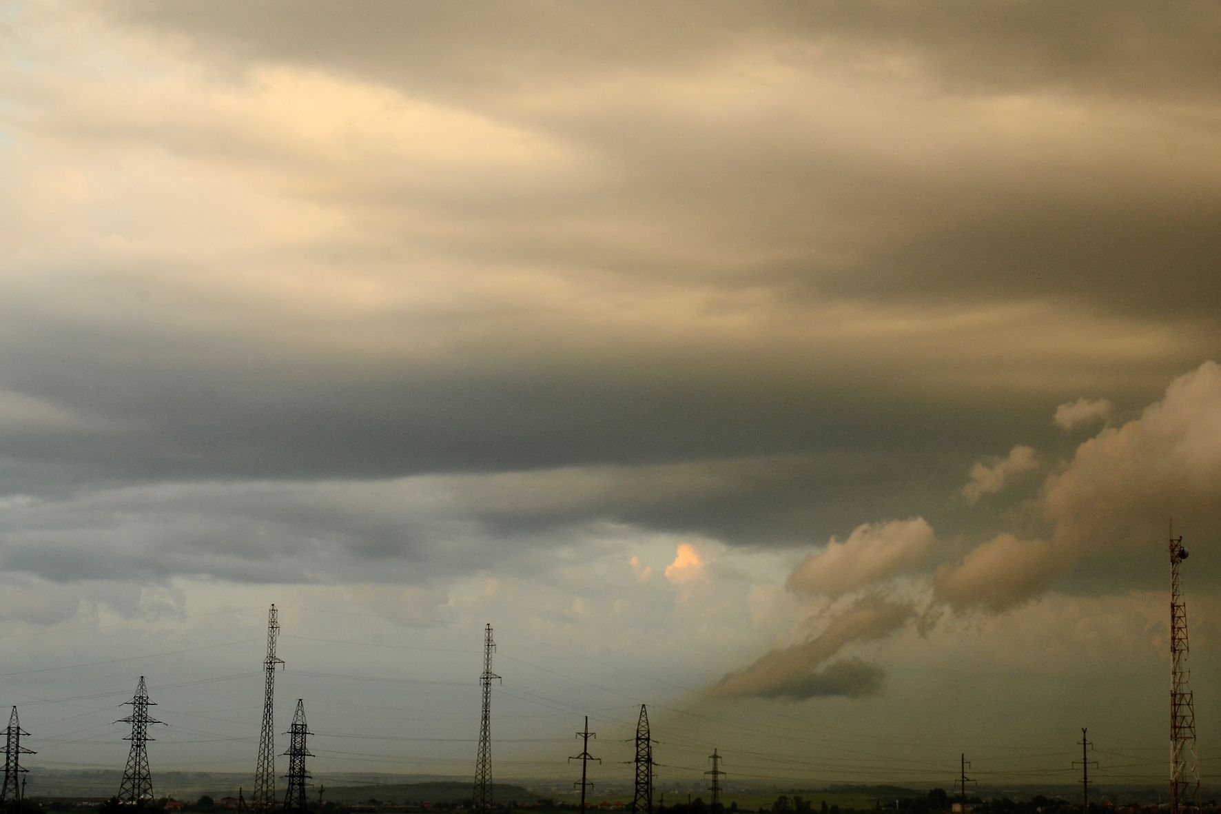 В Укргідрометцентрі відповіли, чи суне на Україну "брудна хмара" В Укргідрометцентрі відповіли, чи суне на Україну "брудна хмара"