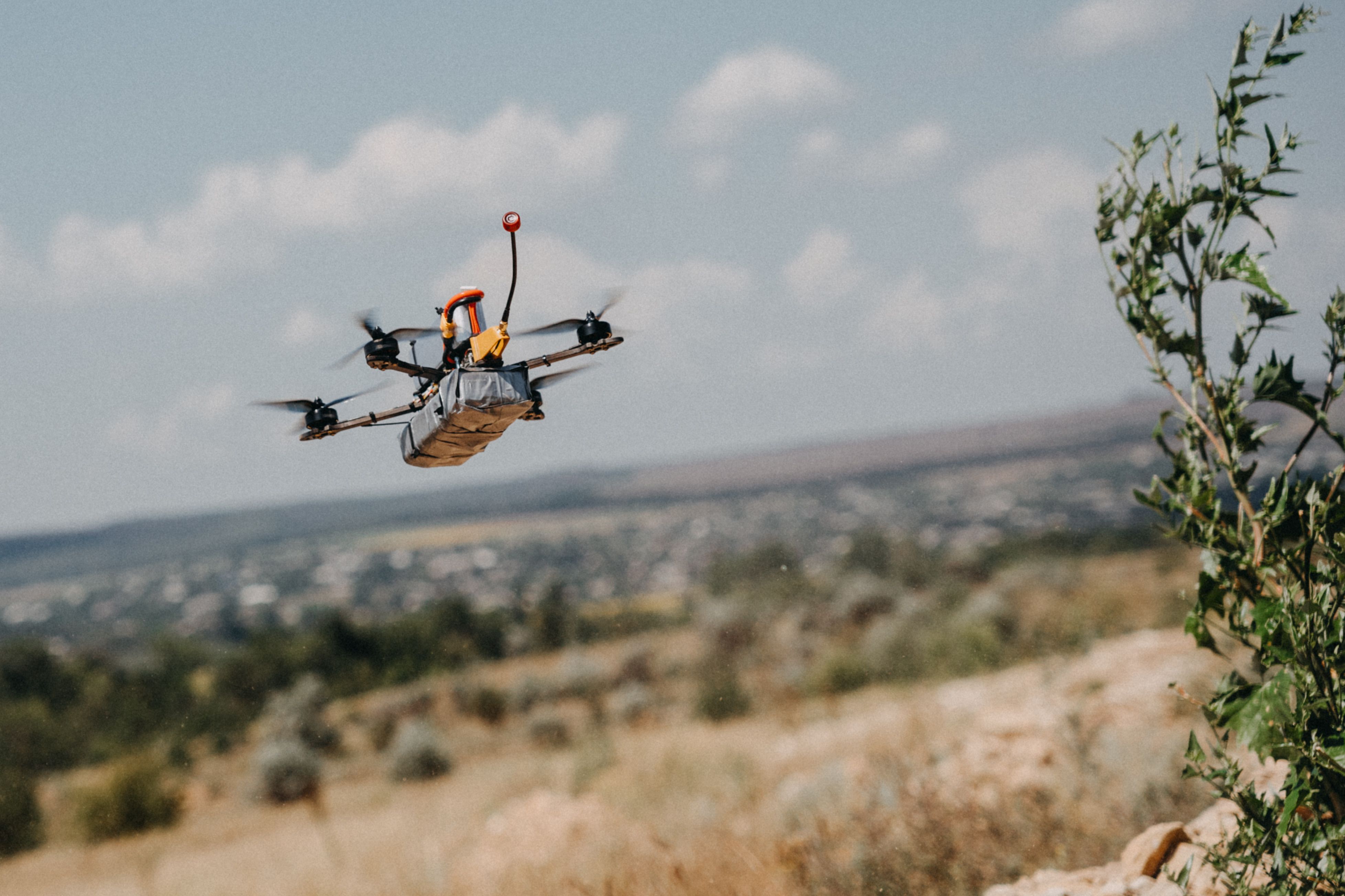 Знаходять і в бліндажах, і в норах: як оператори БпЛА майстерно нищать росіян на Харківщині - 24 Канал Знаходять і в бліндажах, і в норах: як оператори БпЛА майстерно нищать росіян на Харківщині - 24 Канал