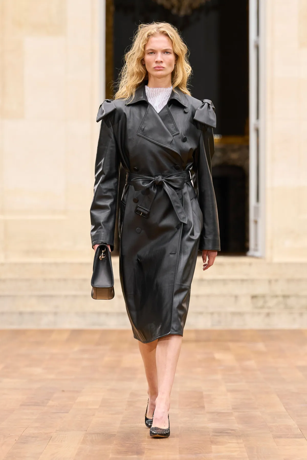 Красиві тренчі на весняний сезон Красиві тренчі на весняний сезон