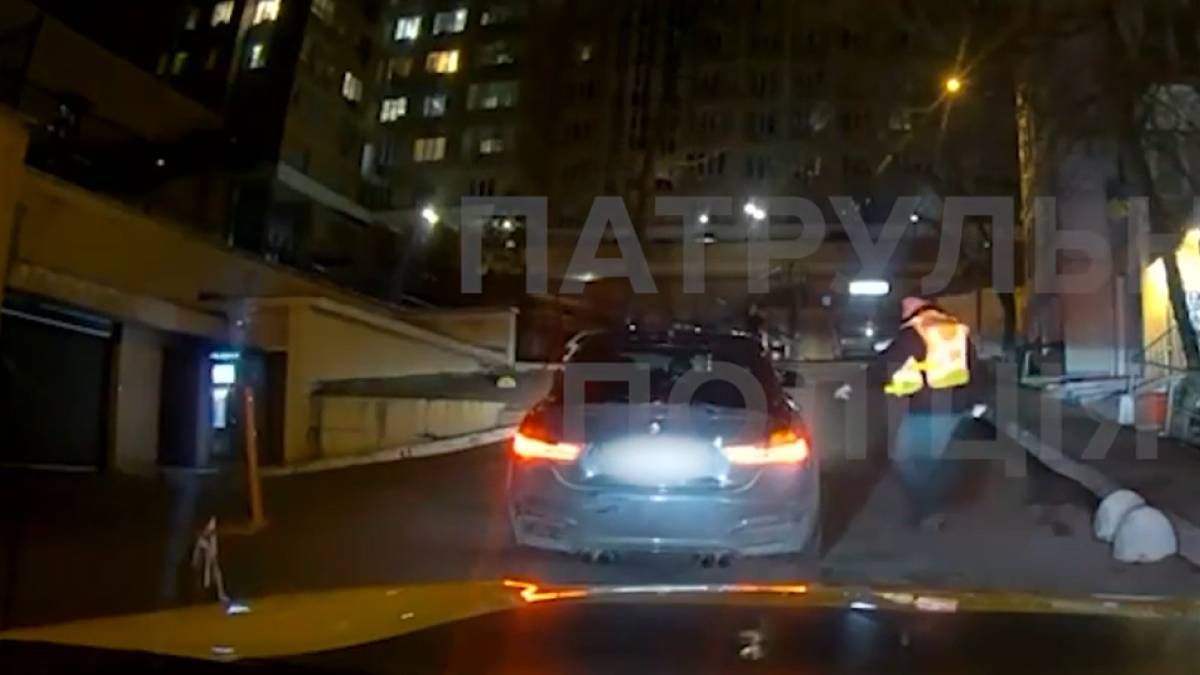 Киевские полицейские устроили погоню за нарушителем ПДД Киевские полицейские устроили погоню за нарушителем ПДД