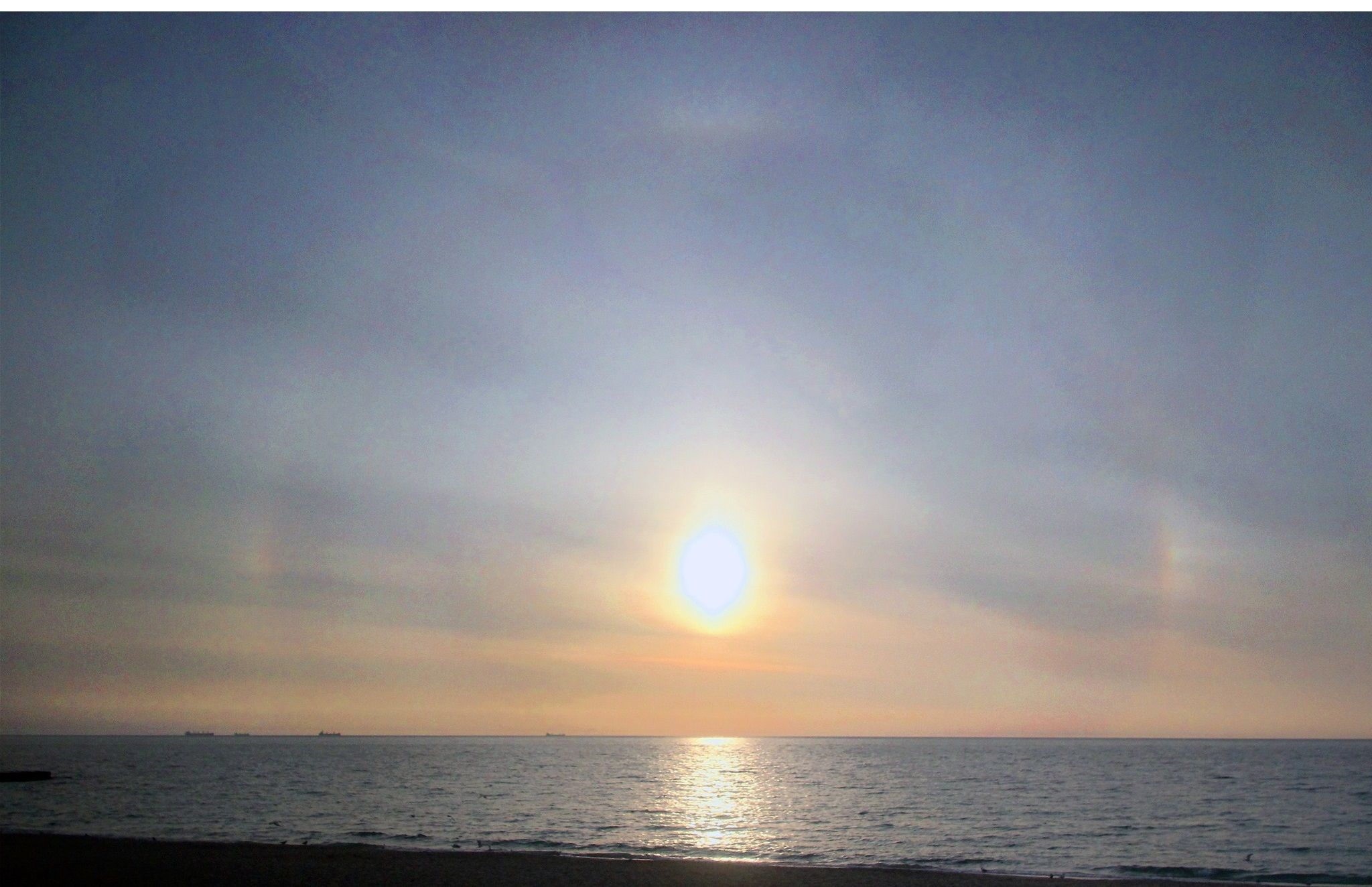 Сонце в німбі: в Одесі над морем зафіксували дивовижне явище - 24 Канал Сонце в німбі: в Одесі над морем зафіксували дивовижне явище - 24 Канал