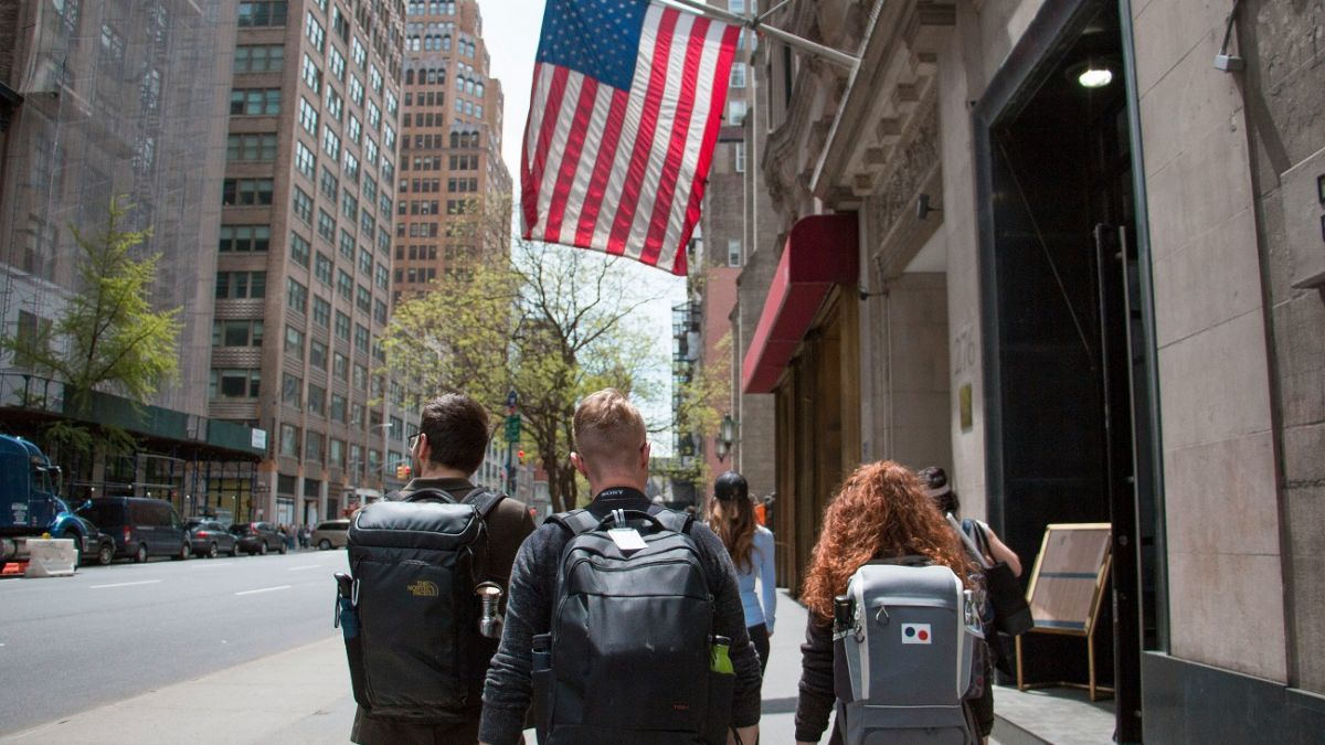 Тысячи украинцев остались без работы в Британии из-за проблем с визой - Бизнес Тысячи украинцев остались без работы в Британии из-за проблем с визой - Бизнес