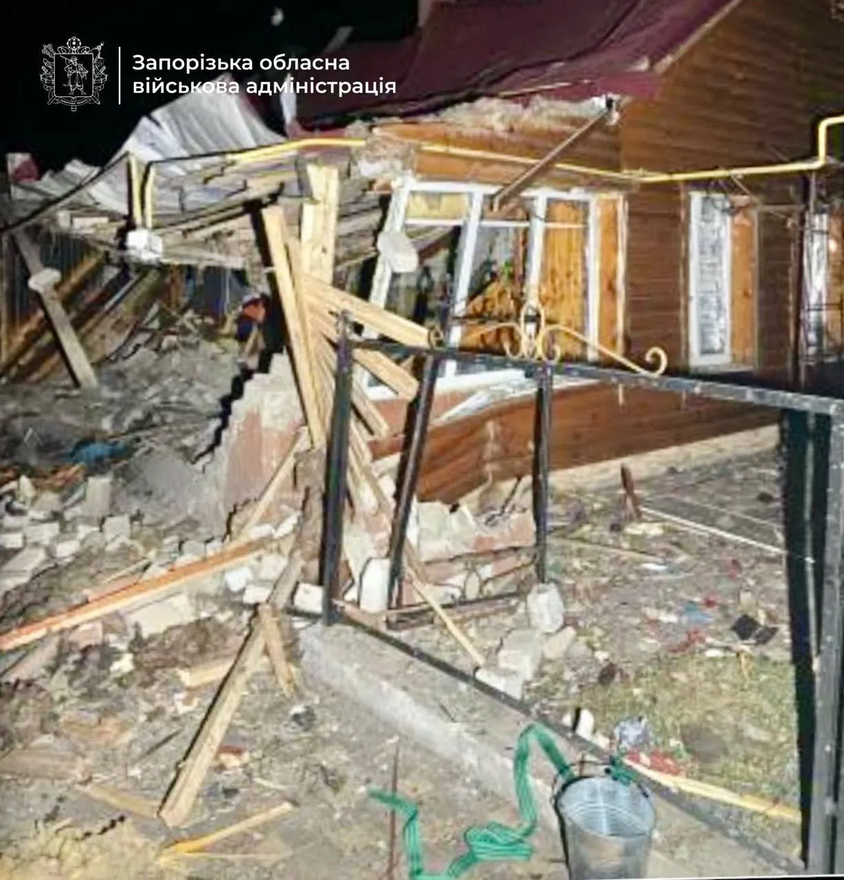 У Запорізькому районі пошкоджено приватний будинок У Запорізькому районі пошкоджено приватний будинок