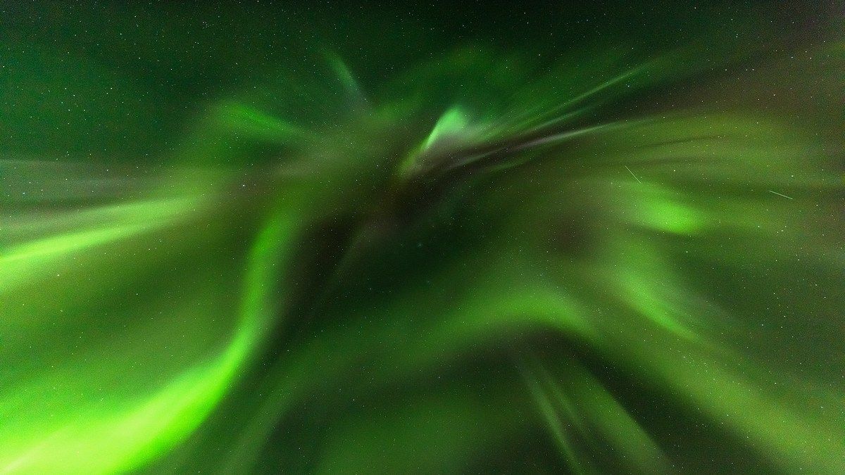 Магнітна буря 26 березня та 27 березня - величезна корональна діра на Сонці спровокує сяйва Магнітна буря 26 березня та 27 березня - величезна корональна діра на Сонці спровокує сяйва