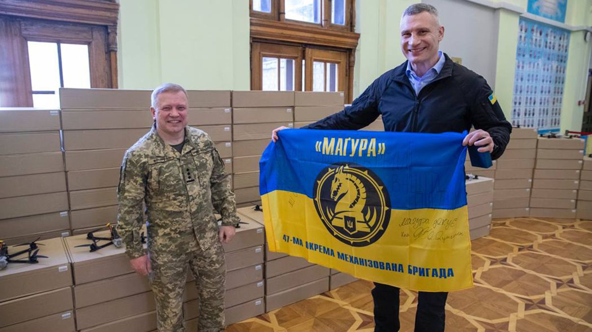 Ще 400 нічних FPV-дронів вирушили на найгарячіші напрямки Ще 400 нічних FPV-дронів вирушили на найгарячіші напрямки