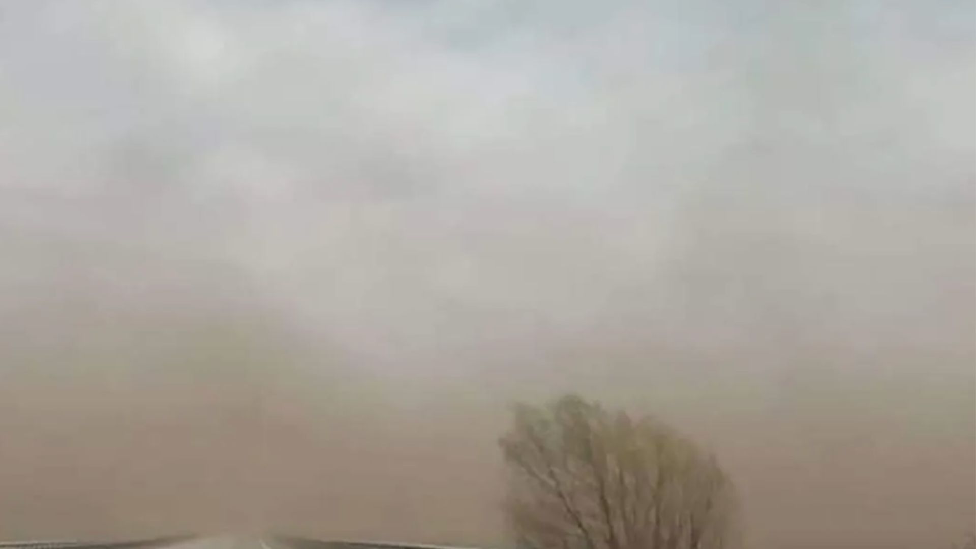 На Миколаївщині очікується пилова буря На Миколаївщині очікується пилова буря