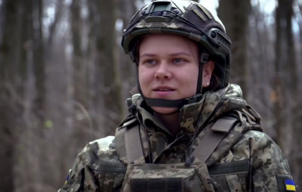 Первая девушка подписала контракт 18 - 24 - кто она и где служит - видео - 24 Канал