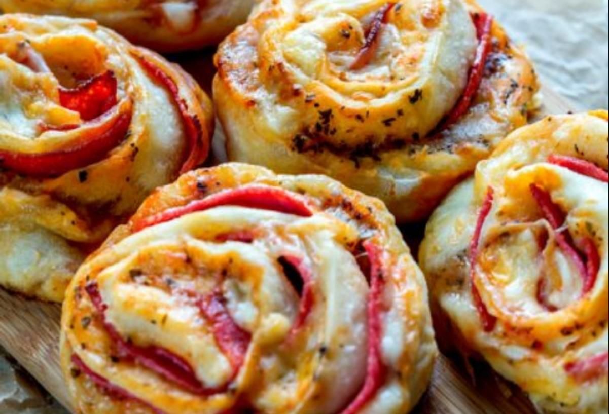 Аппетитная пицца-ролл