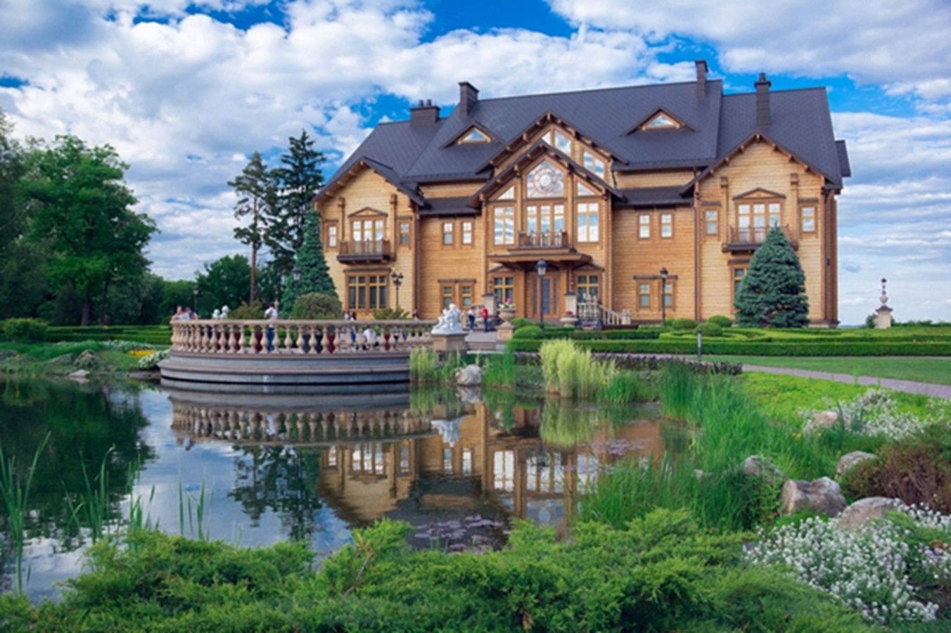 "Хонку" в Межигорье снова открыли для посетителей "Хонку" в Межигорье снова открыли для посетителей