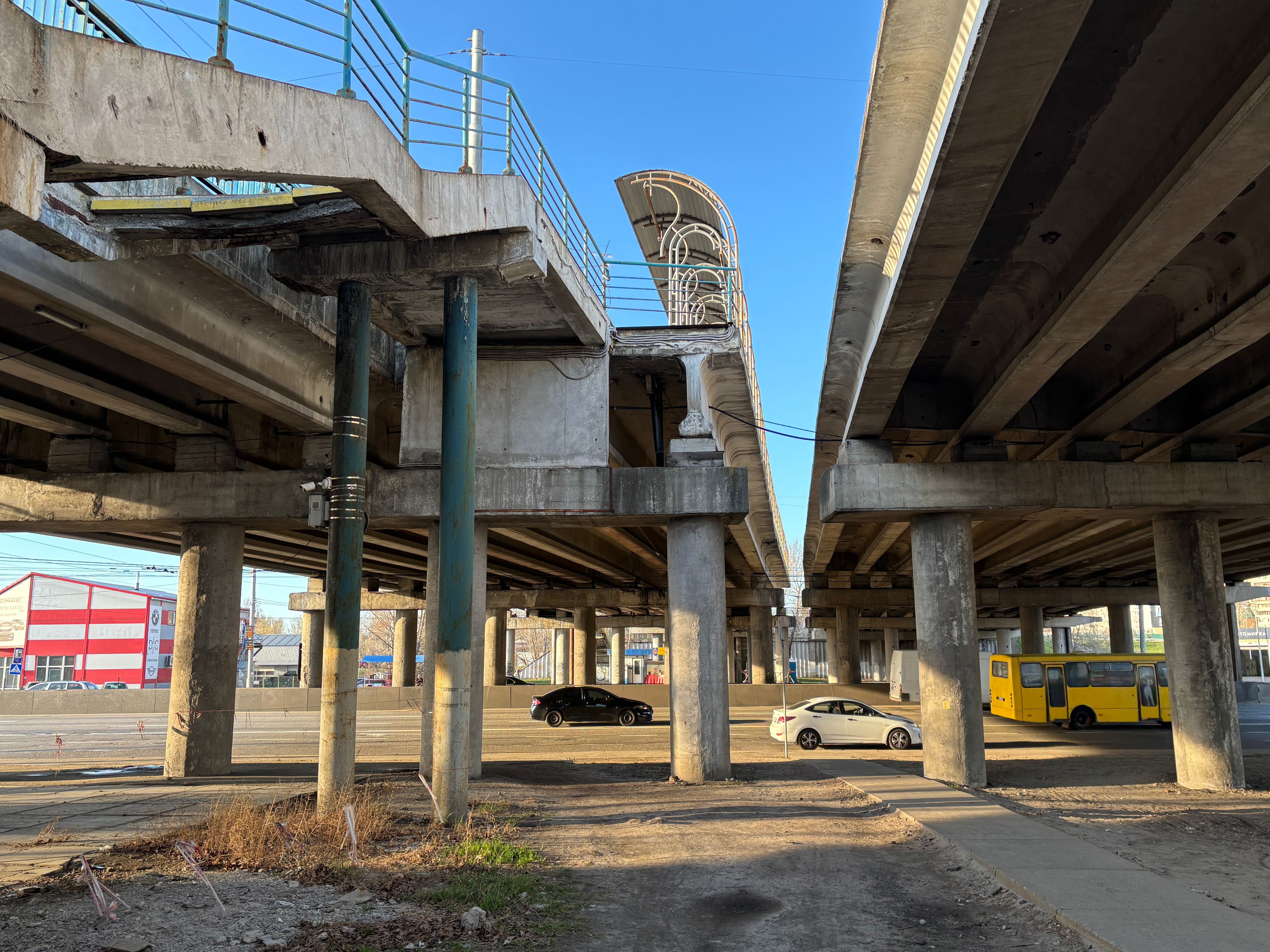 Скоростной трамвай на Троещине в Киеве на Троещине Скоростной трамвай на Троещине в Киеве на Троещине