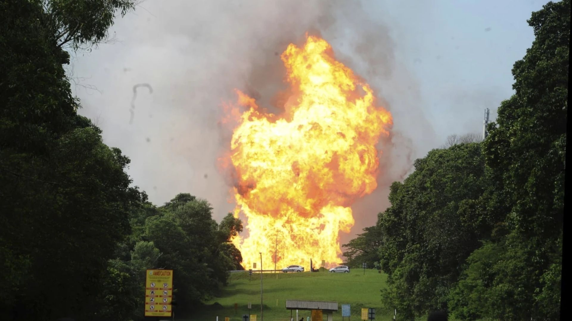 На газопроводі у Путра-Хайтс сталася пожежа 1 квітня 2025 року - 24 Канал На газопроводі у Путра-Хайтс сталася пожежа 1 квітня 2025 року - 24 Канал