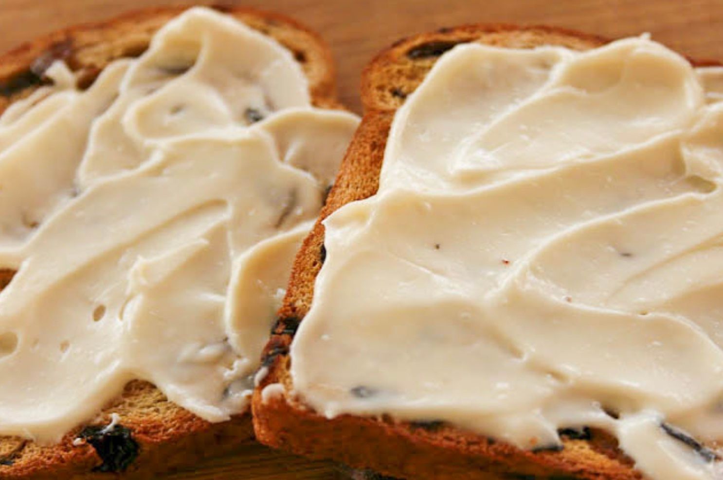 Солодка сирна намазка на хліб Солодка сирна намазка на хліб