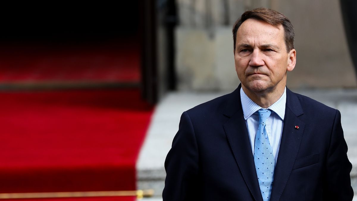 Сикорский заявил, что Путин затягивает переговоры Сикорский заявил, что Путин затягивает переговоры