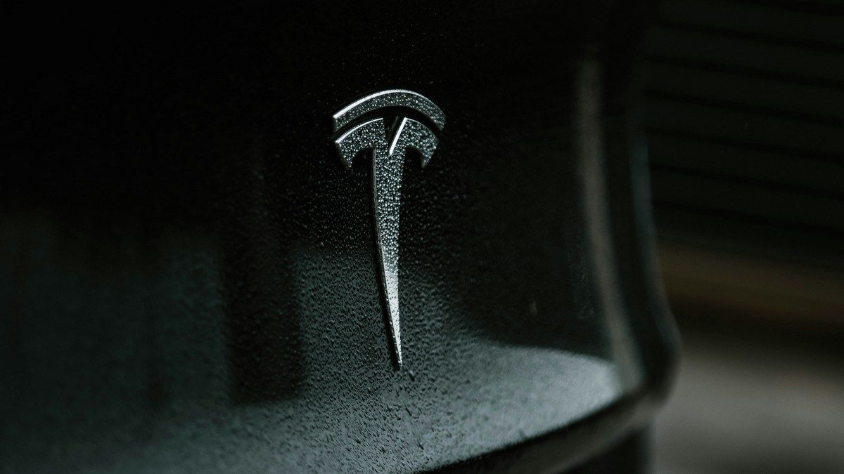 Tesla продает все меньше машин из-за сомнительной деятельности и поведения Илона Маска Tesla продает все меньше машин из-за сомнительной деятельности и поведения Илона Маска